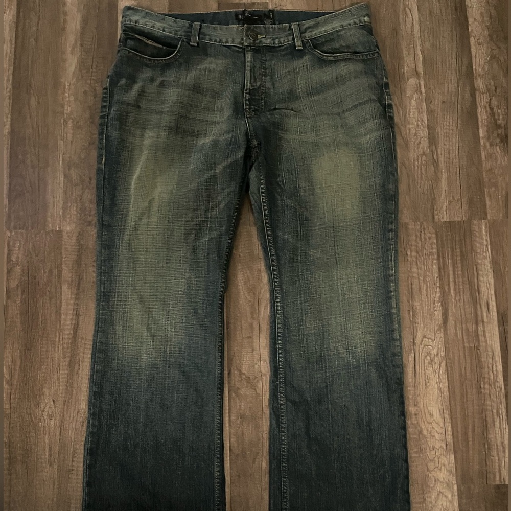 Men's Bootcut Jeans in Distressed Black